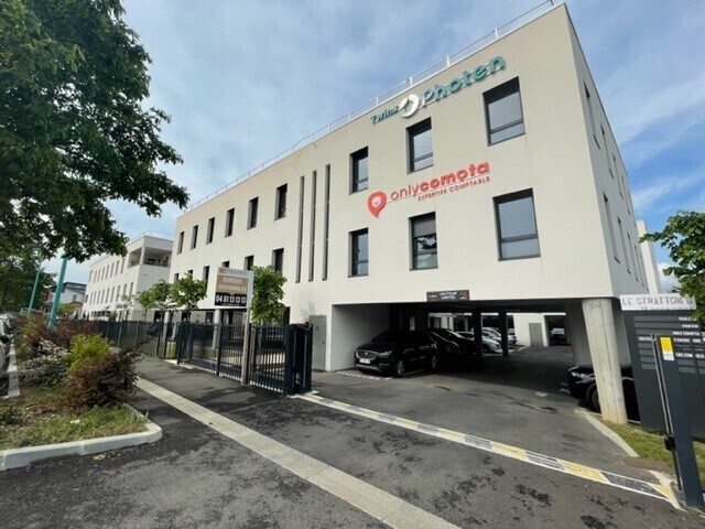 Plus de détails pour 10 Chemin De L'Industrie, Dardilly - Bureau à vendre