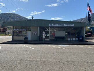Plus de détails pour 131 SE 2nd St, Canyonville, OR - Spécialisé à vendre