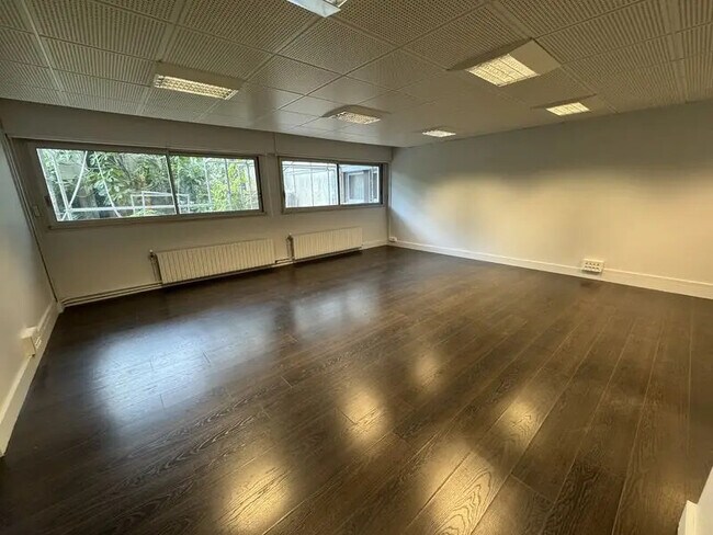 Plus de détails pour Bureau à louer