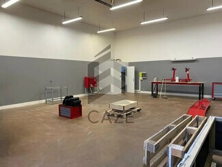 Plus de détails pour Local d'activités à louer