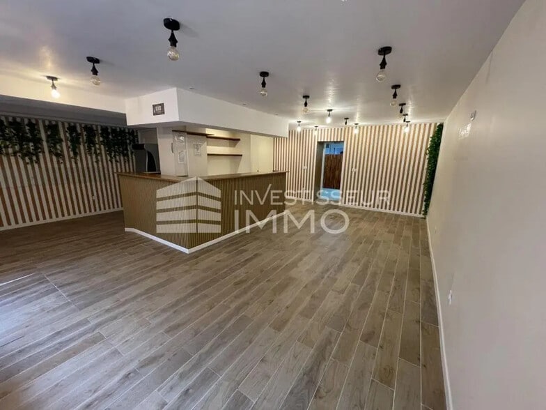 Local commercial dans Saint-Maurice à louer - Photo intérieure – Image 3 sur 11