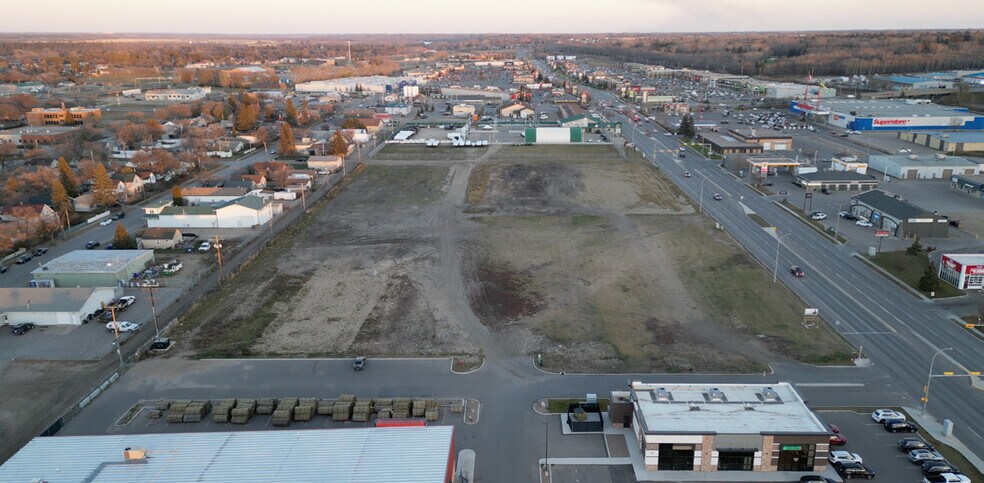 15th St E, Prince Albert, SK à vendre - Aérien – Image 1 sur 2