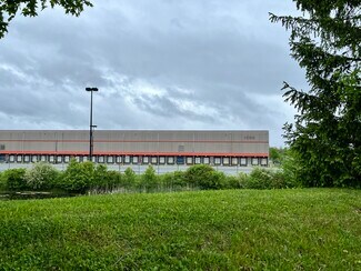 Plus de détails pour 1500 Corporate Blvd, Newburgh, NY - Industriel/Logistique à louer