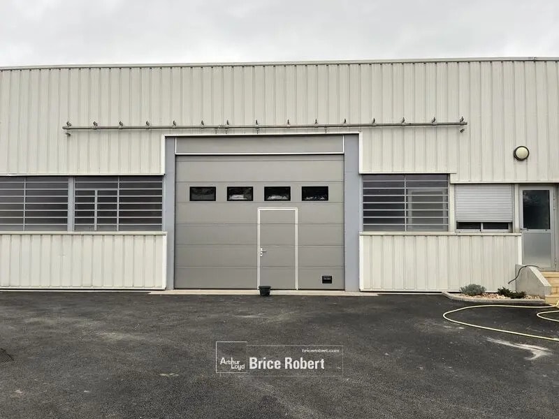 Local d’activités dans Villeurbanne à louer Photo de l’immeuble– Image 1 sur 4