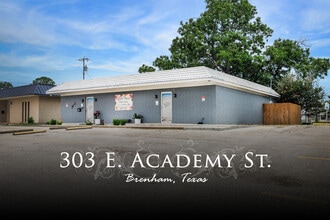 303 E Academy St, Brenham, TX à louer Photo de l’immeuble– Image 1 sur 13