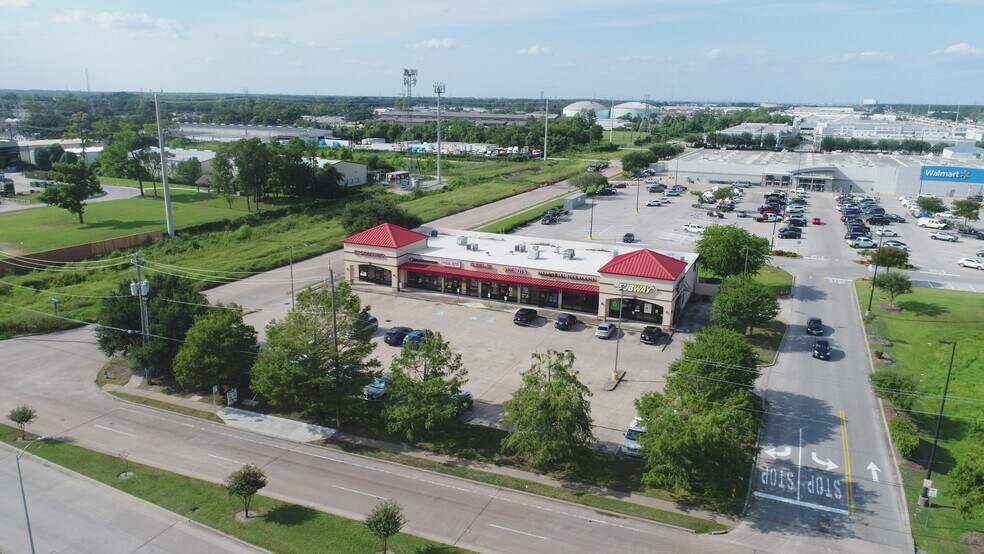 10780 Westview, Houston, TX à louer - Photo de l’immeuble – Image 3 sur 8