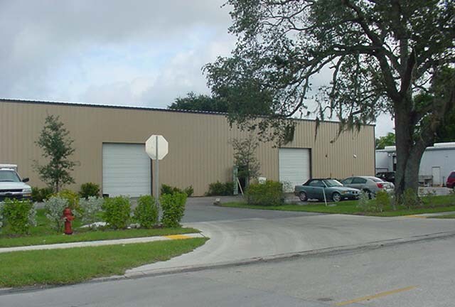 2273-2275 Cranford Ave, Fort Myers, FL à vendre - Photo principale – Image 1 sur 2