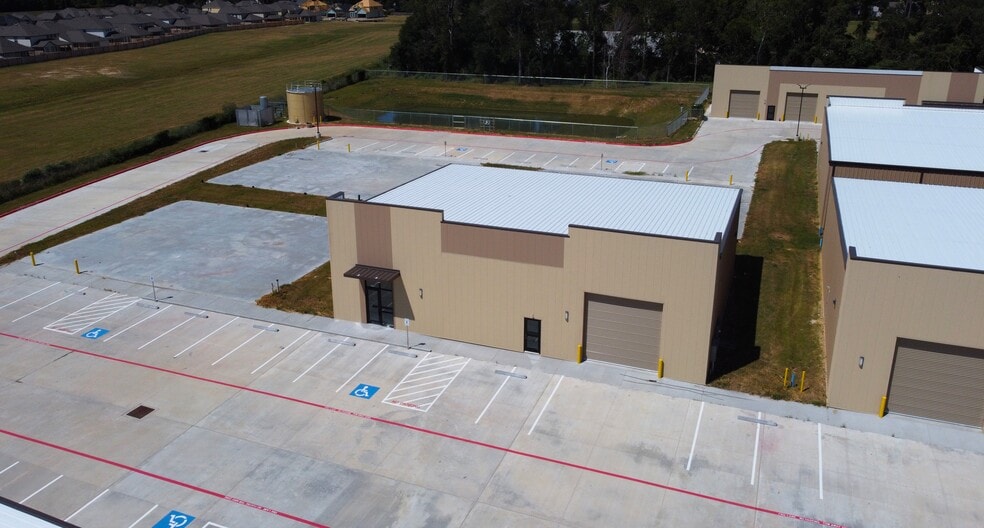 11811 Champion Forest Dr, Houston, TX à vendre - Photo de l’immeuble – Image 1 sur 5