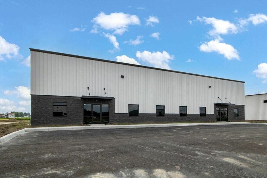 830 Wesco Pky, Sheridan, IN à louer - Photo de l’immeuble – Image 1 sur 25