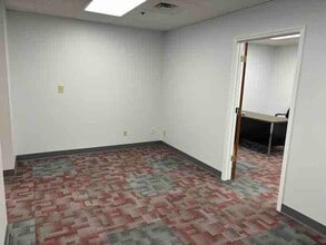 2901 Ohio Blvd, Terre Haute, IN à louer Photo intérieure– Image 1 sur 8