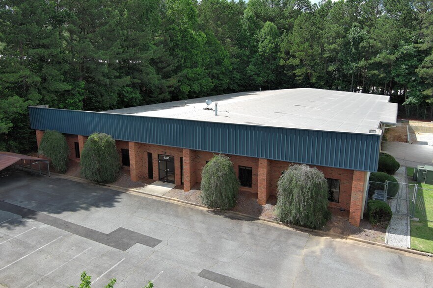 9335 Industrial Trace, Alpharetta, GA à louer - Photo de l’immeuble – Image 1 sur 12