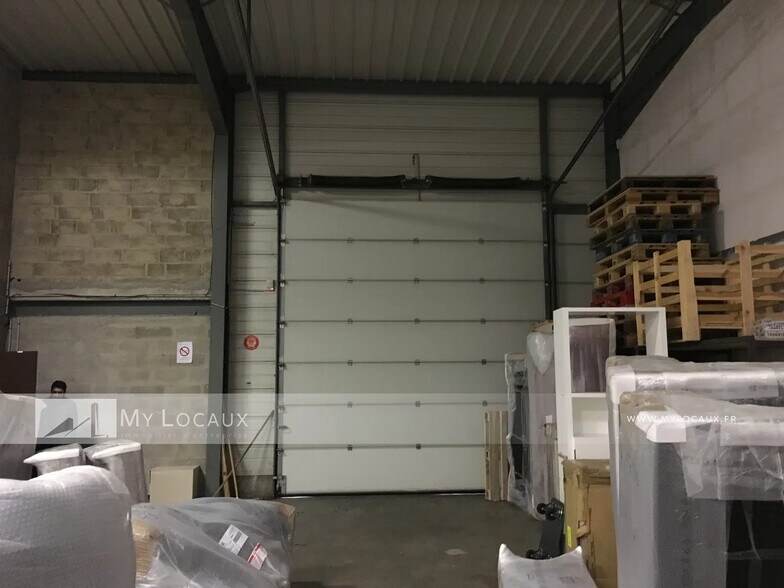 Local d’activités dans Gonesse à louer - Photo de l’immeuble – Image 2 sur 5
