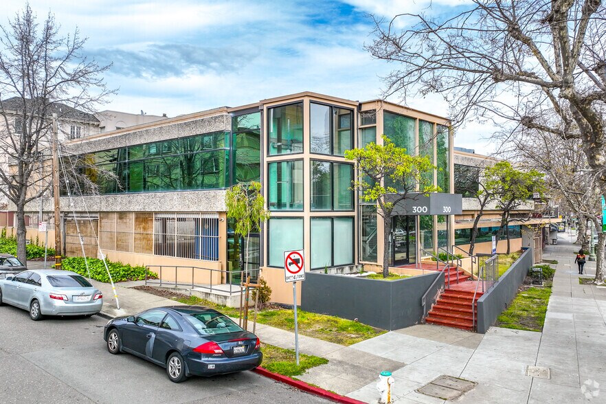 300 Grand Ave, Oakland, CA à vendre - Photo de l’immeuble – Image 1 sur 9