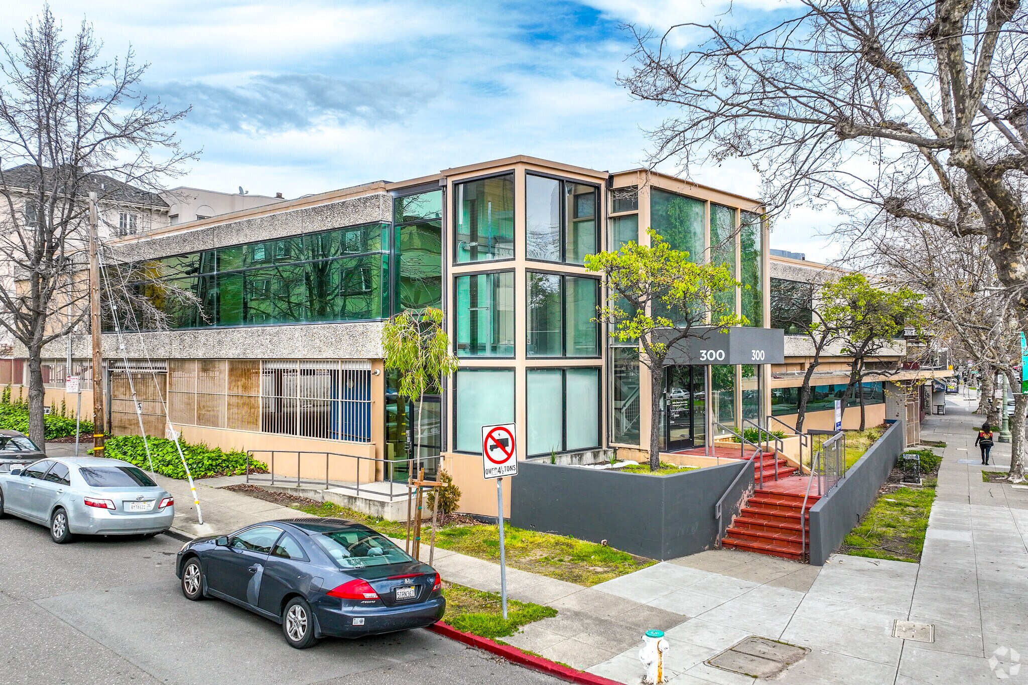 300 Grand Ave, Oakland, CA à vendre Photo de l’immeuble– Image 1 sur 10