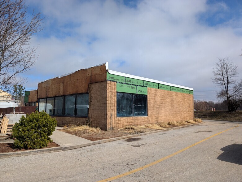 717 Southbridge St, Auburn, MA à louer - Photo de l’immeuble – Image 1 sur 8