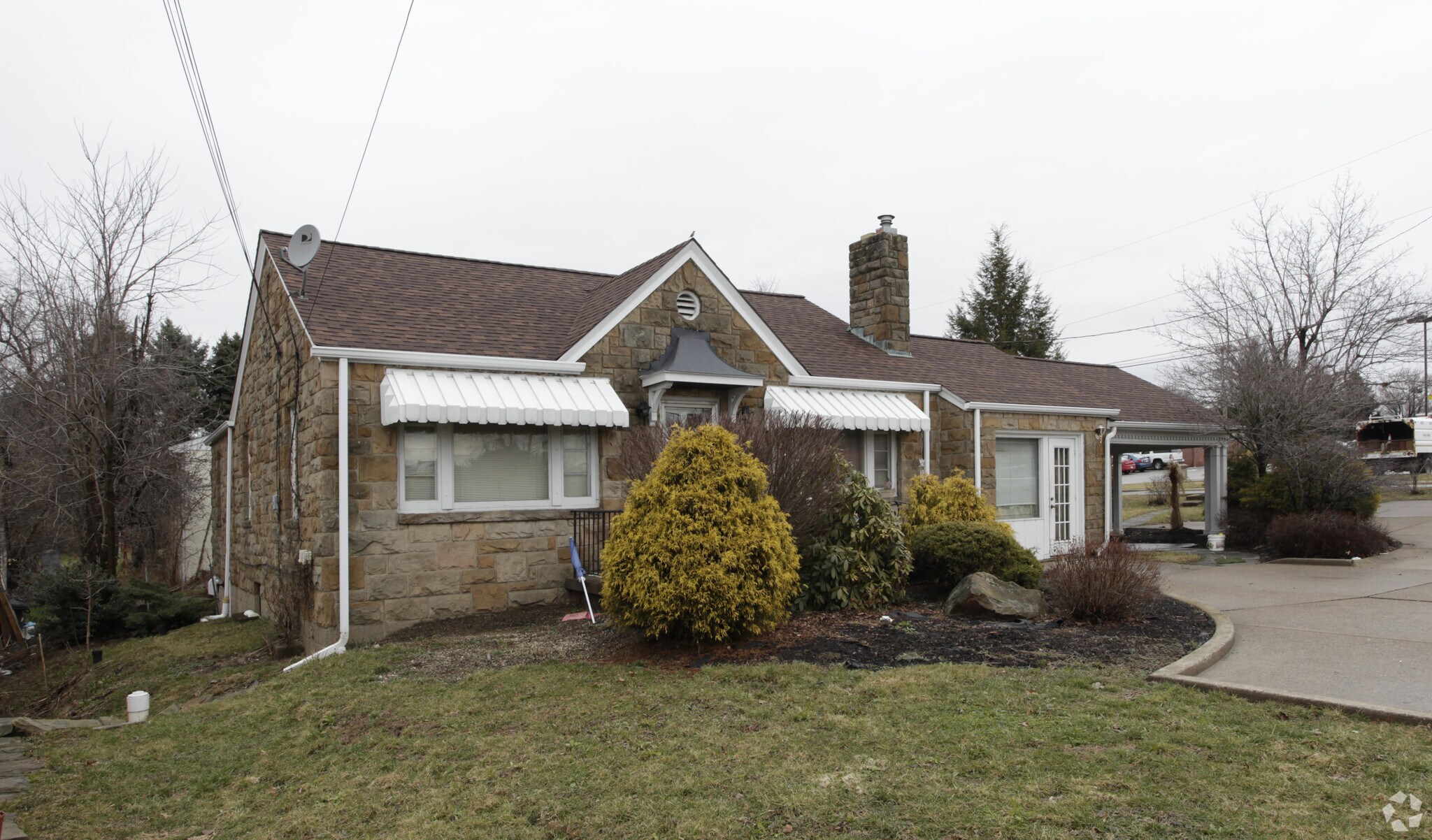 2725 Leechburg Rd, Lower Burrell, PA à louer Photo principale– Image 1 sur 18