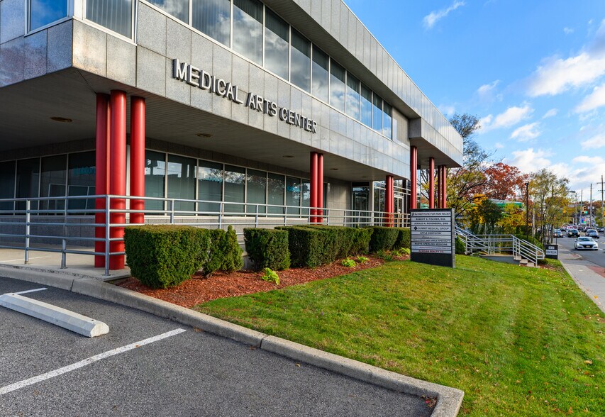 19-21 Fair Lawn Ave, Fair Lawn, NJ à louer - Photo de l’immeuble – Image 3 sur 6