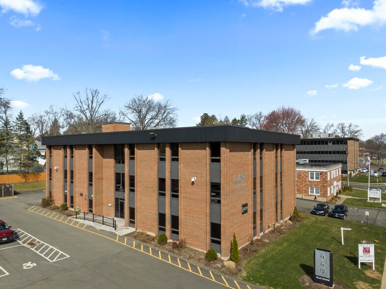 449 Silas Deane Hwy, Wethersfield, CT à louer - Photo de l’immeuble – Image 1 sur 15
