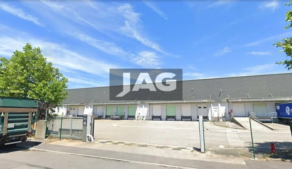 Bureau dans Vénissieux à louer Photo de l’immeuble– Image 1 sur 5