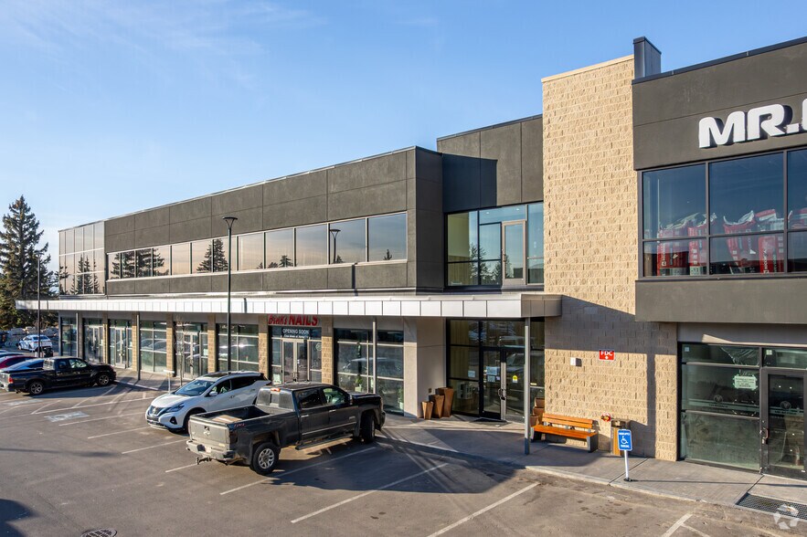 5320 Admiral Girouard St NW, Edmonton, AB à louer - Photo de l’immeuble – Image 1 sur 3