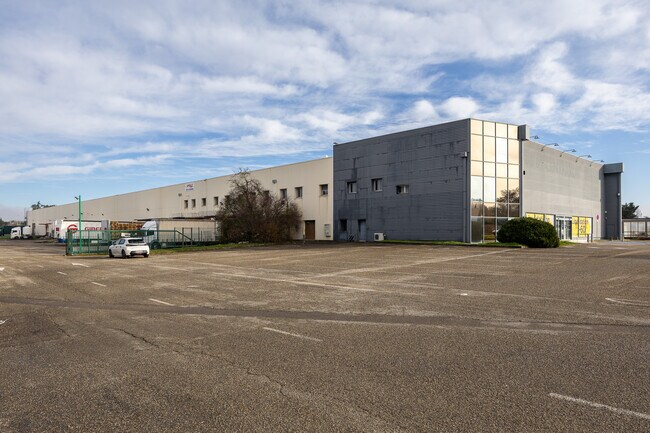 Plus de détails pour Local commercial à louer