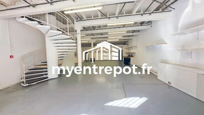 Plus de détails pour Local d'activités à louer