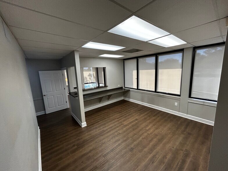 1831 N Belcher Rd, Clearwater, FL à louer - Photo de l’immeuble – Image 3 sur 10