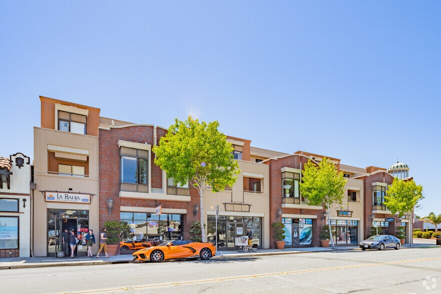 685 Lighthouse Ave, Monterey, CA à louer - Photo de l’immeuble – Image 2 sur 5