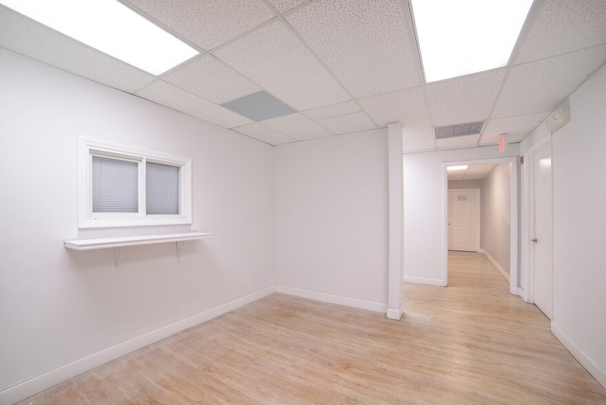 3115 NW 10th Ter, Oakland Park, FL à louer - Photo de l’immeuble – Image 3 sur 16
