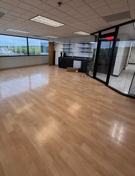 420 Lakeside Ave, Marlborough, MA à louer - Photo de l’immeuble – Image 3 sur 11
