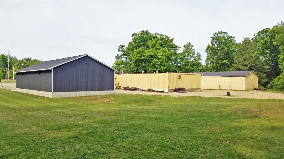 1235 Lincoln Rd, Allegan, MI à vendre - Photo de l’immeuble – Image 2 sur 6