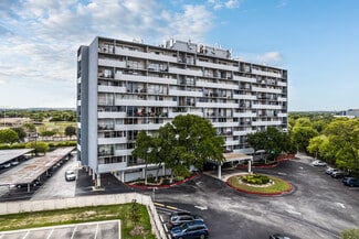 Plus de détails pour 7039 San Pedro Ave, San Antonio, TX - Logement à vendre