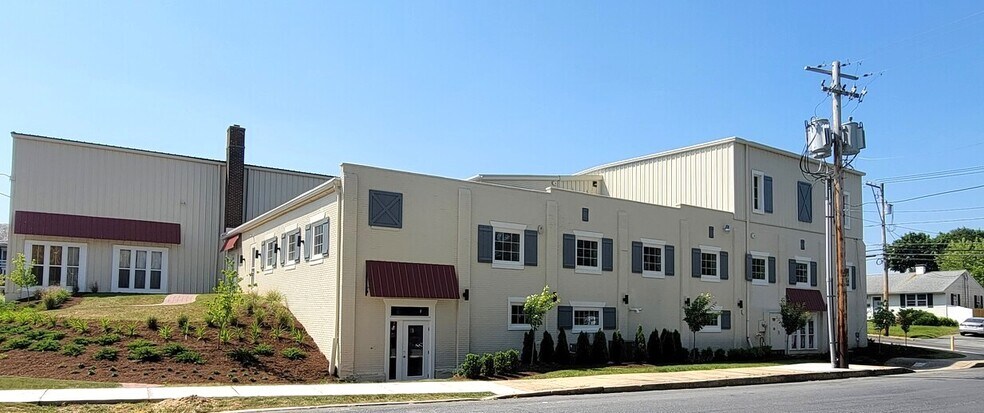 31 N Spruce St, Elizabethtown, PA à louer - Photo de l’immeuble – Image 3 sur 21
