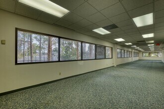 26750 US Highway 19 N, Clearwater, FL à louer Photo intérieure– Image 2 sur 4