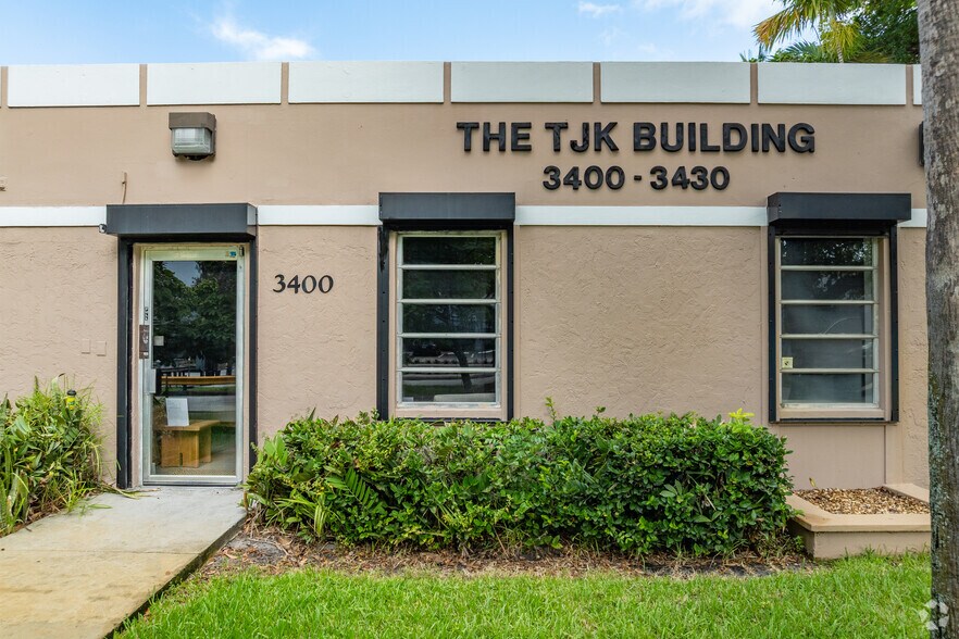 3410-3430 N 29th Ave, Hollywood, FL à louer - Photo de l’immeuble – Image 2 sur 5