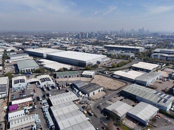 3 Textilose Rd, Manchester à louer - Photo de l’immeuble – Image 3 sur 15