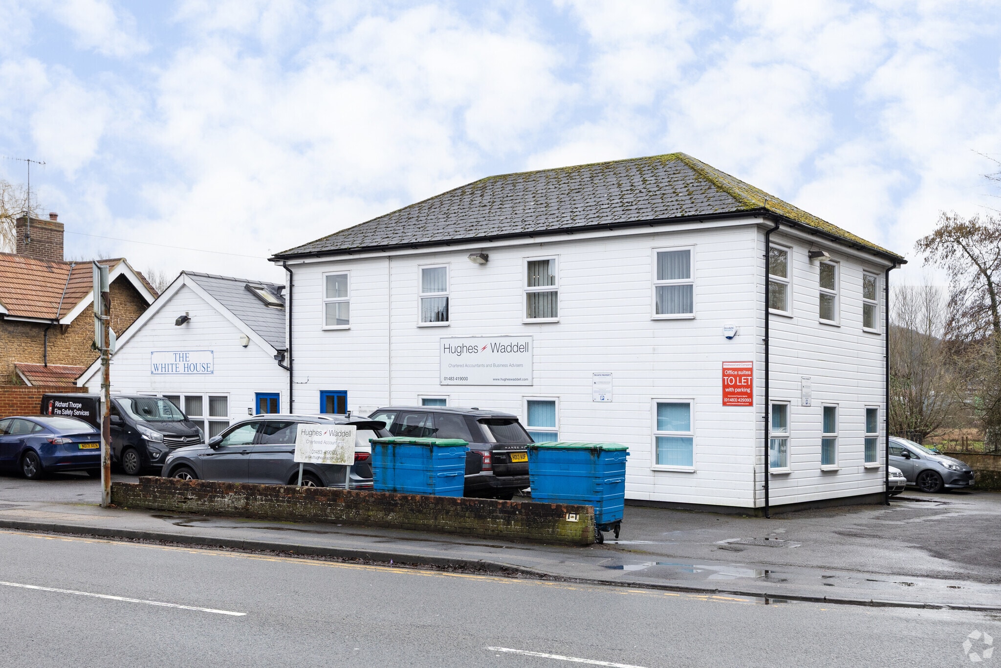 2 Meadrow, Godalming à louer Photo principale– Image 1 sur 3