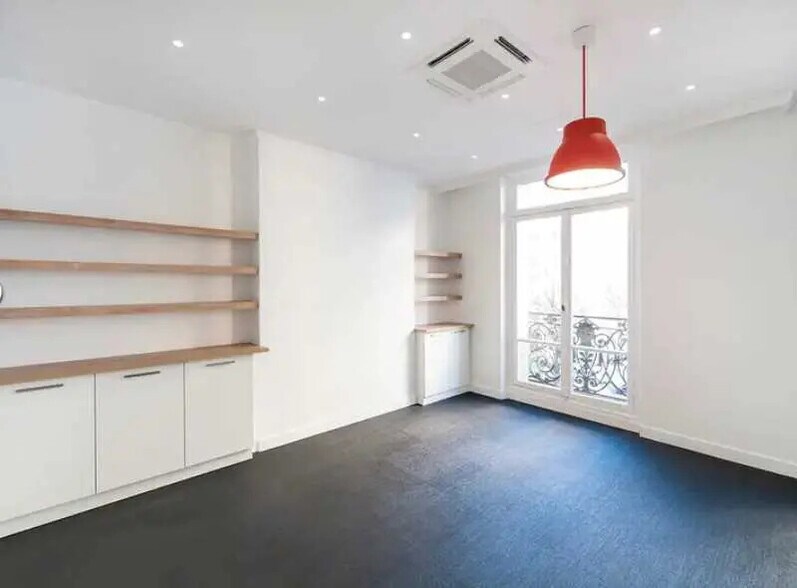 4 Rue Marbeuf, Paris à louer - Photo de l’immeuble – Image 2 sur 13