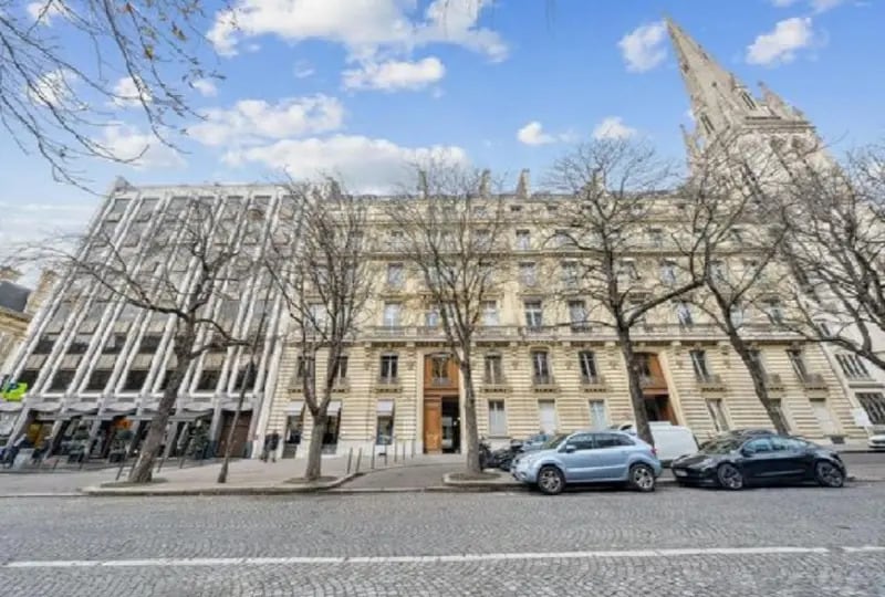 19 Avenue George V, Paris à louer - Photo de l’immeuble – Image 1 sur 4