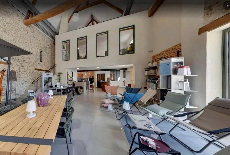 Local commercial dans Coignières à vendre - Photo de l’immeuble – Image 2 sur 13