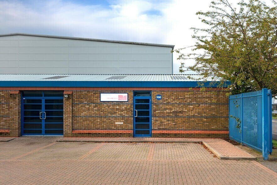 900-905 Yeovil Rd, Slough à louer - Photo de l’immeuble – Image 2 sur 17