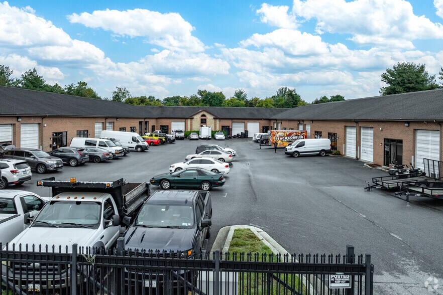 1654 Crofton Blvd, Crofton, MD à louer - Photo de l’immeuble – Image 3 sur 4