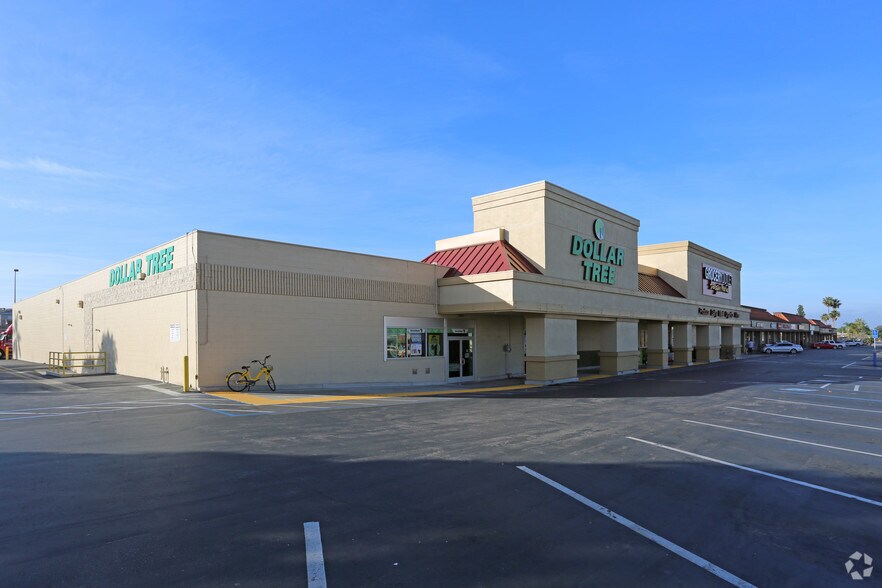 5105-5185 Waring Rd, San Diego, CA à louer - Photo principale – Image 2 sur 9