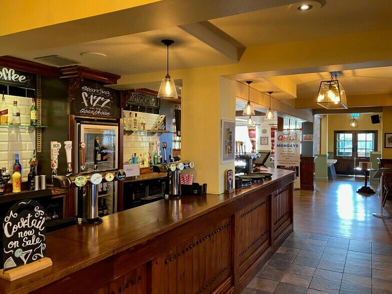 291 Warrington Rd, Warrington à louer - Photo de l’immeuble – Image 3 sur 17