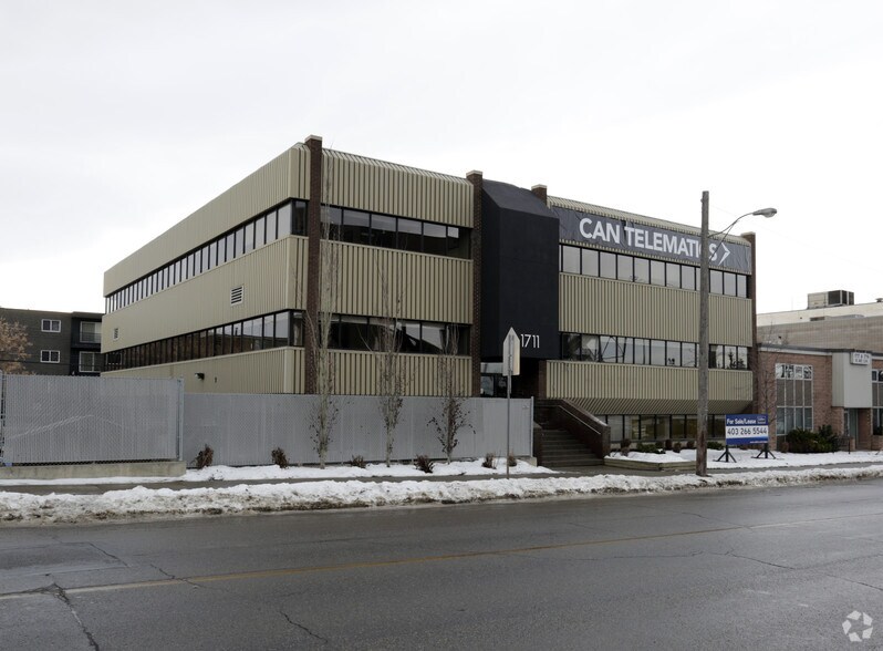 1711 10th Ave SW, Calgary, AB à louer - Photo de l’immeuble – Image 3 sur 4