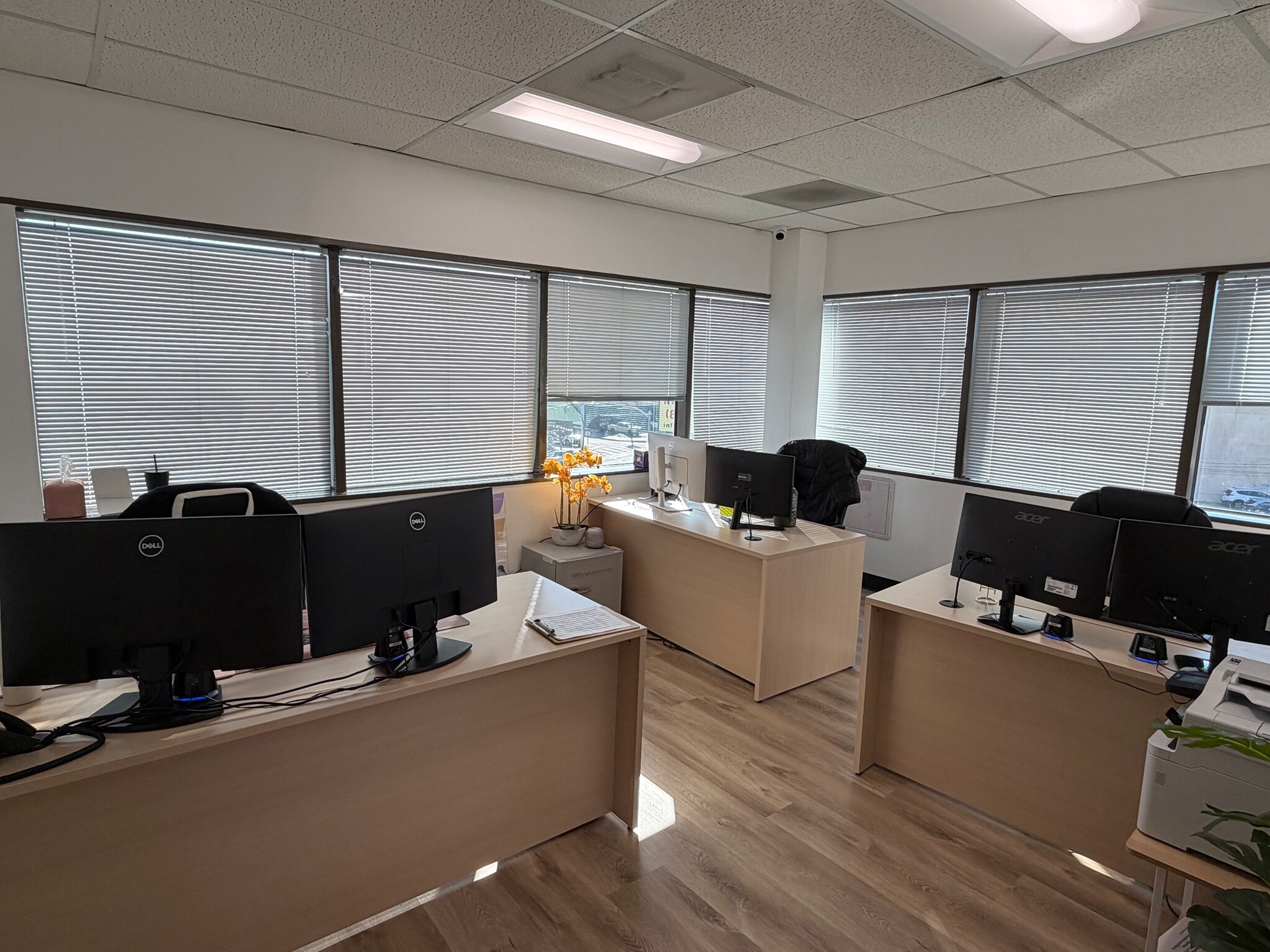 22801 Ventura Blvd, Woodland Hills, CA à louer Photo intérieure– Image 1 sur 3