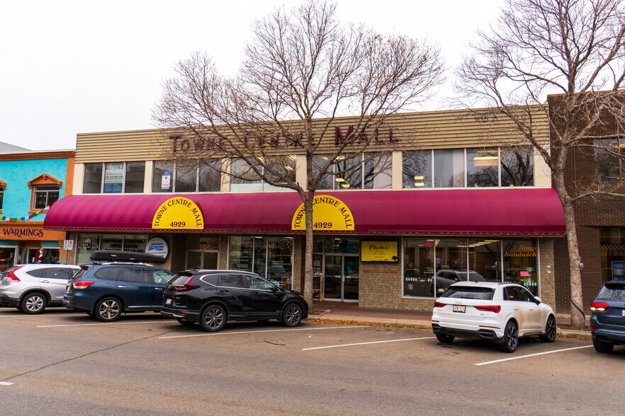 4929 50 St, Red Deer, AB à vendre - Photo principale – Image 1 sur 3