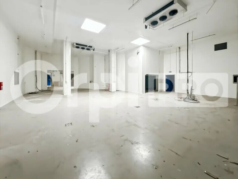 Local d'activités dans Monchy-le-Preux à vendre - Photo intérieure – Image 2 sur 11