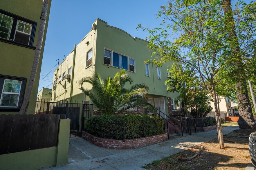 1471 Chestnut Ave, Long Beach, CA à vendre - Photo de l’immeuble – Image 2 sur 8
