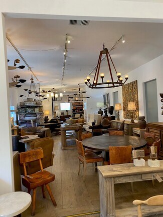 Plus de détails pour 744 N La Cienega Blvd, Los Angeles, CA - Local commercial à louer